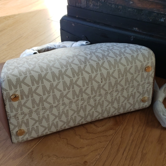 MK large satchel - Picture 3 of 4